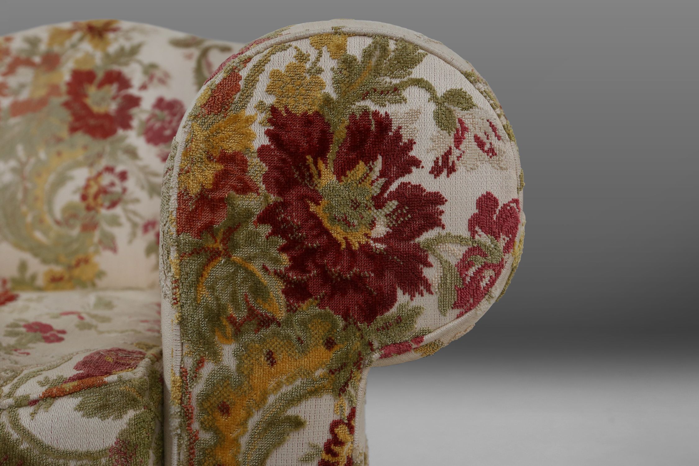 French set of Lounge Chairs in Floral Upholsterythumbnail